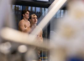 A férfiak itthon, a nők Szentesen játszanak